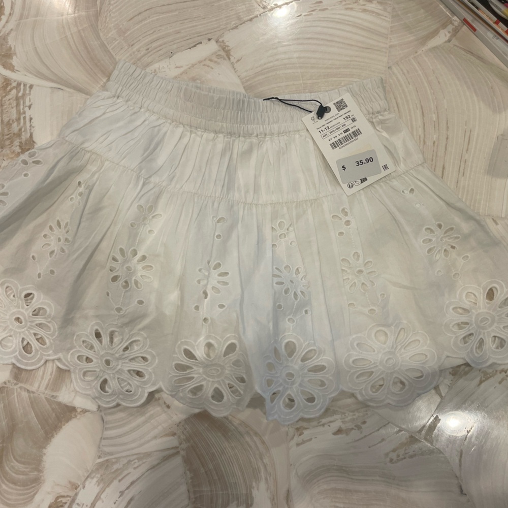 Zara Kids white eyelet skort size 11/12